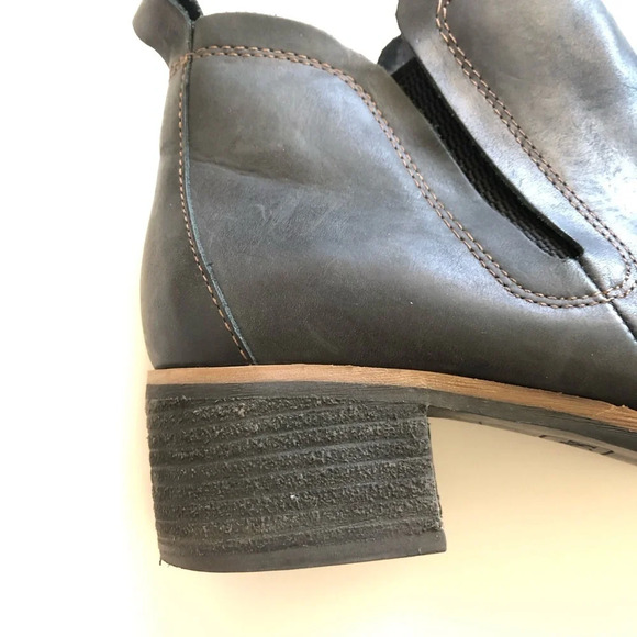 Korks by Korks-Ease Black Leather Tea Ankle Boots 9.5M - Picture 2 of 14